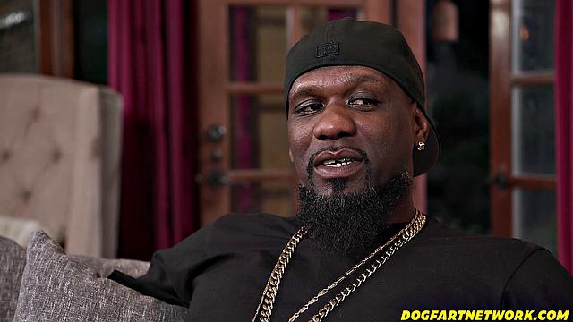 Huge Cocked Delivery Man Makes Busy Babe Purr - DogfartNetwork.