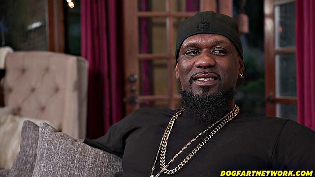 Huge Cocked Delivery Man Makes Busy Babe Purr - DogfartNetwork.