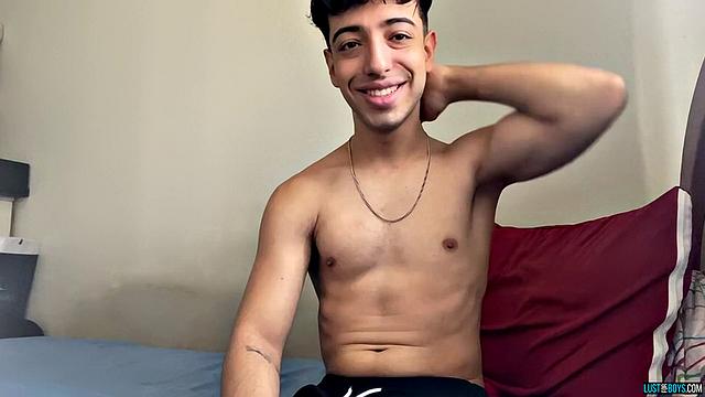 Delicious Cum Fun with Henry - Henry Lynes
