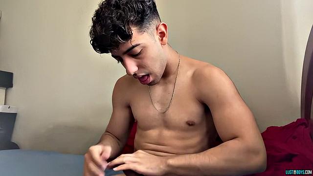Delicious Cum Fun with Henry - Henry Lynes