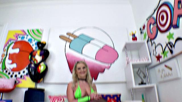 Slim Vic Wants Some Dick