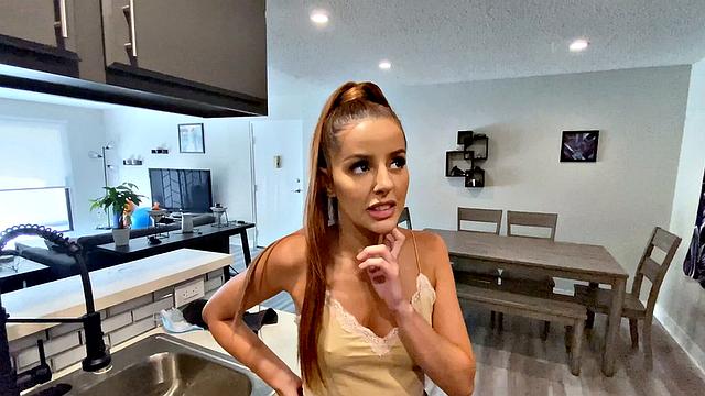 рыжая подруга лечится спермой парня