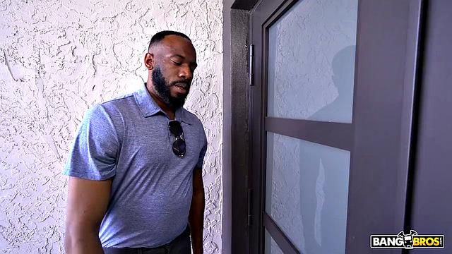 оргазм вместо аренды - жаркий секс после йоги