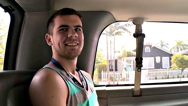 Str8 amateur jock cums on gay in public van outdoor