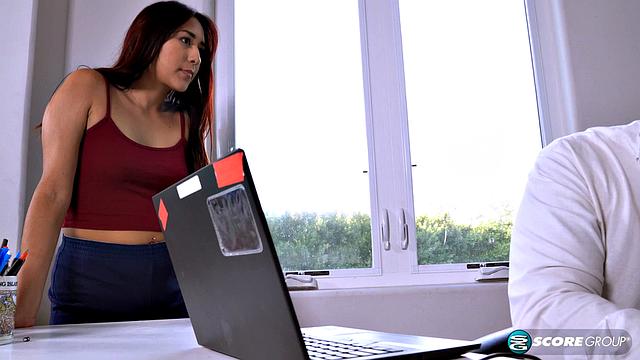 латинка брюнетка отрывается на прощание