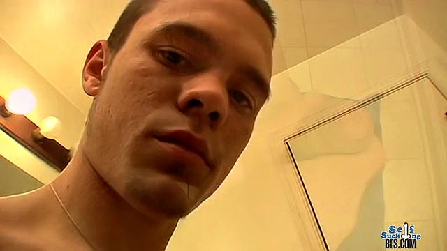 Скейтер весь в сперме