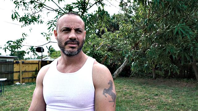 Giving it To My Man Chapter 1: Yard Work