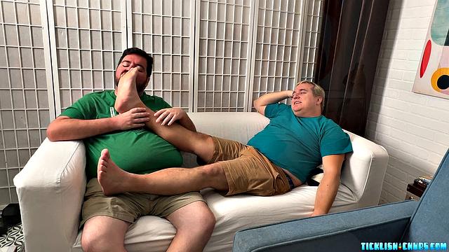 Nemo Helps Matt Chill Out - Nemo &amp;amp; Matt