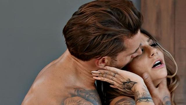 Busty bisex inked slut 3some cuntfucked while throating