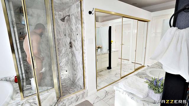 Hot Friends Want Big D