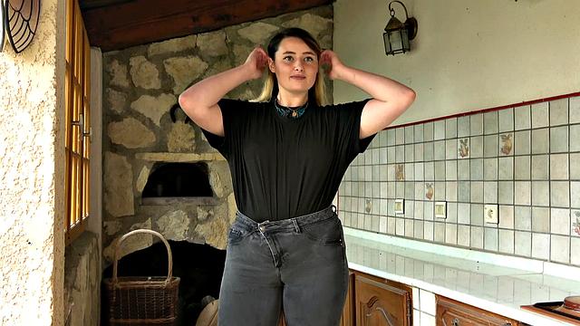 Beautiful BBW Davina wants it in the ass