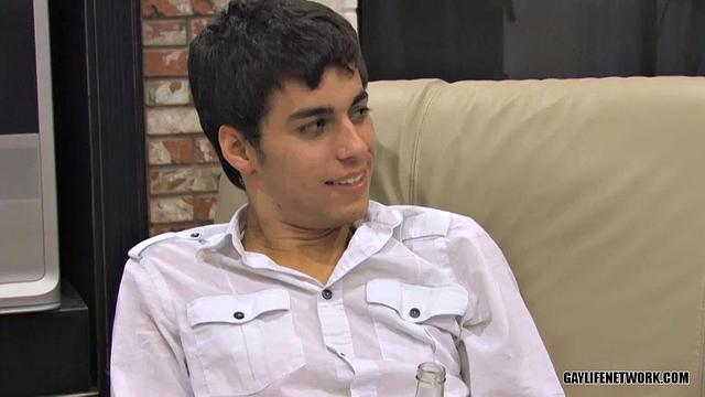 лукас скай обсасывает огромный член джейсона и парни жарко трахаются