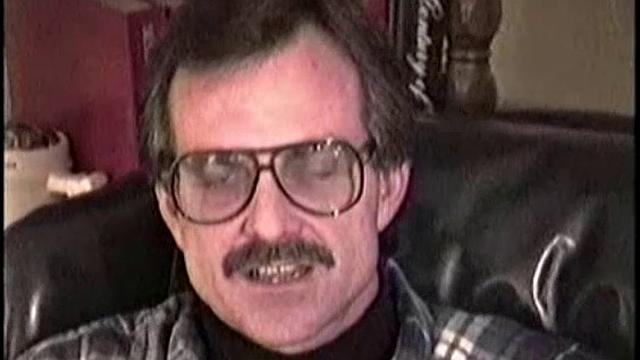 волосатый строитель раскрывает тайное мужское желание