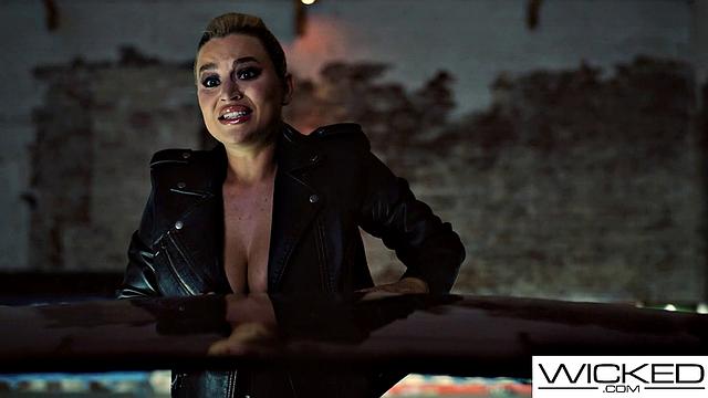 Wicked - Uber Driver Blake Blossom Gets Fucked in Her Car