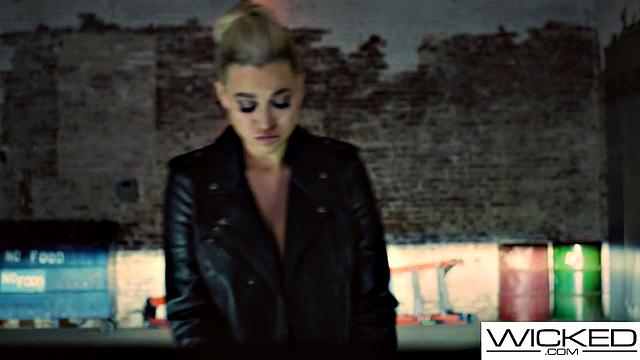 Wicked - Uber Driver Blake Blossom Gets Fucked in Her Car