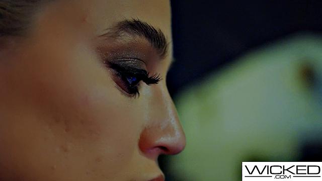 Wicked - Uber Driver Blake Blossom Gets Fucked in Her Car