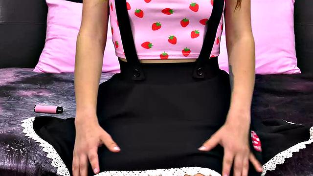 All Natural Honey Hayes Shows Off Real Tits with Piercings and Masturbates