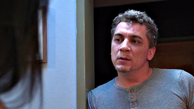 менеджер хостела сразу понял для чего её большая попка