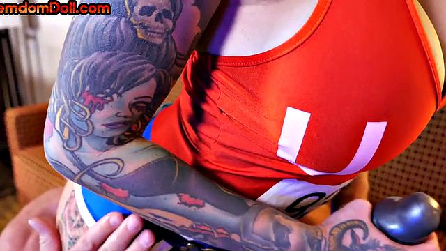 Strapon domina pegging sissy facesitting