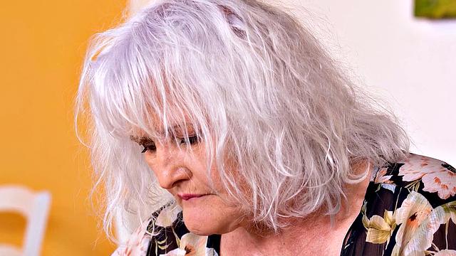 MATURE4K. Guy gives sexual pleasure to horny client in husbands presence