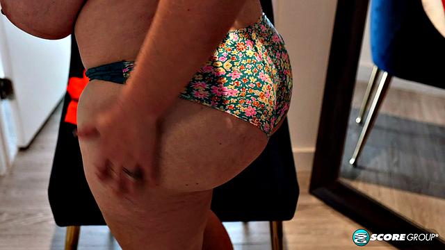 Demora Avarice: Super-busty Life