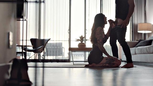 Slutty tattooed babe fucked by big dick in wet pussy hole