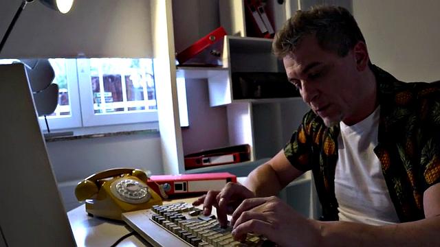 21yo hostel babe fucked by boss while roommate watches