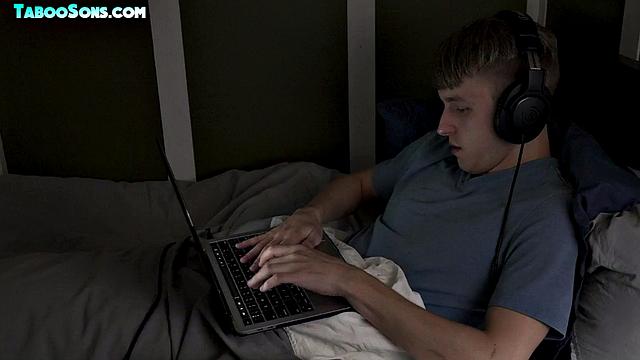 Horny twink cocksucking nasty DILF