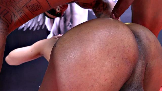 Latina trans twerks in high heels welcoming lover