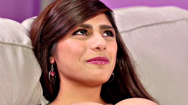 Meet The Busty Girl Who Works At The Joint