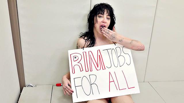 Sub gives rimjobs to dom master