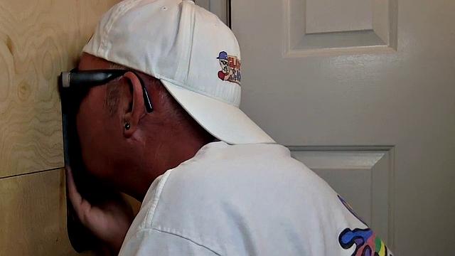 Gloryhole mature sucks hard rod before getting breeded