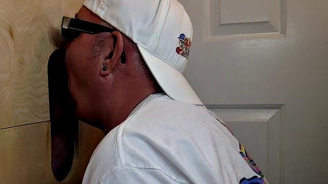 Gloryhole mature sucks hard rod before getting breeded