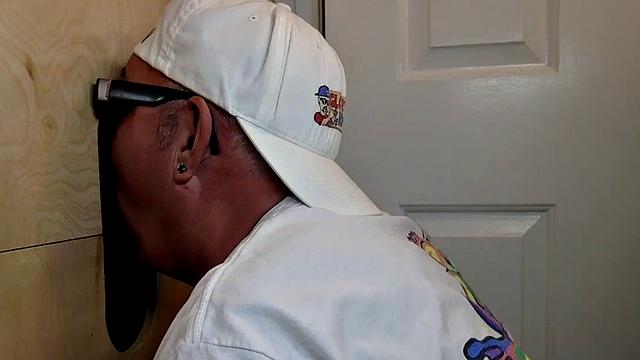 Gloryhole mature sucks hard rod before getting breeded