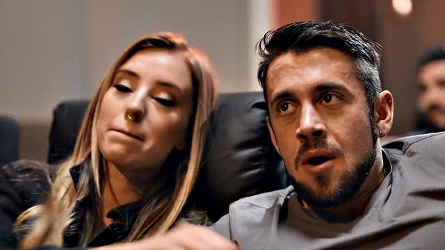 Stunning bisex babe facesitting and pussyrammed in 3way