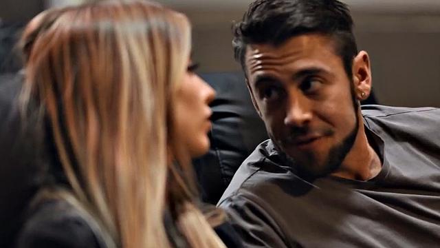 Stunning bisex babe facesitting and pussyrammed in 3way