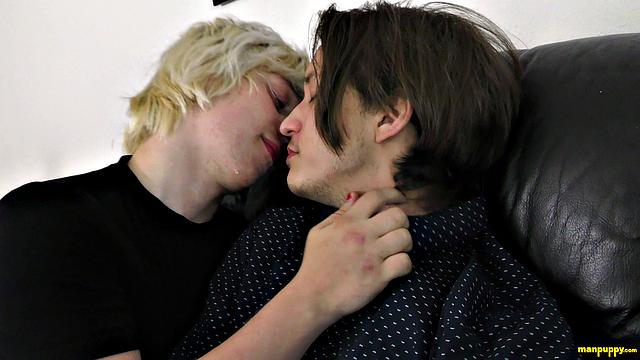 Passionate Gay Kisses 23 - Zeke Wolf, Elis Ataxxx