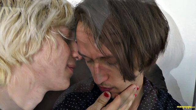 Passionate Gay Kisses 23 - Zeke Wolf, Elis Ataxxx