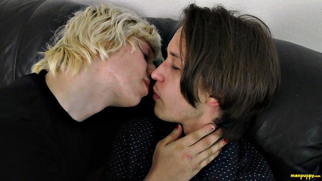 Passionate Gay Kisses 23 - Zeke Wolf, Elis Ataxxx