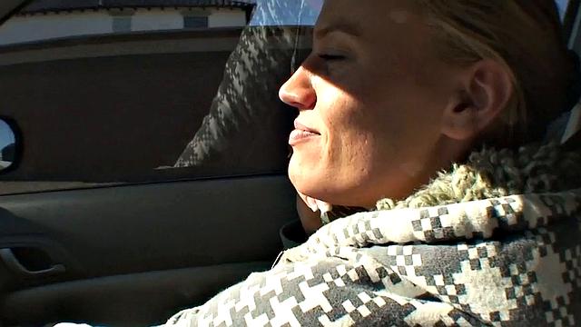 Dating Pornstar Holly Wellin