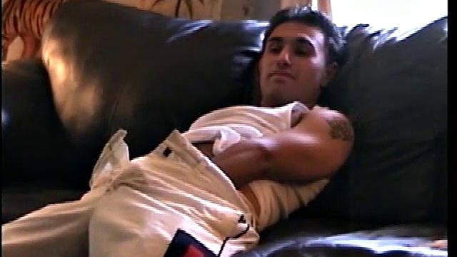 Полли приехал посмеяться, а ушёл с полными губами спермы - гей юмор оценивают все взрослые парни!