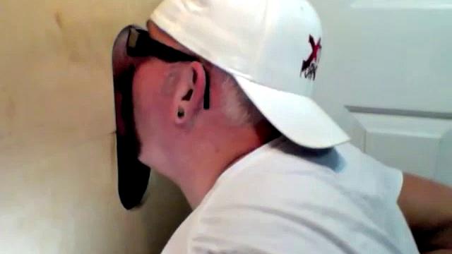Gloryhole Suck Off With Two Willing Guys