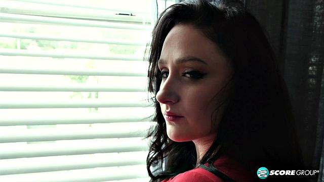 Nyx Monroe: Topheavy & Tight