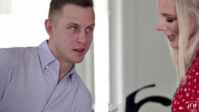 смотри, как зрелая мамка bunny madison трахает парня дочери