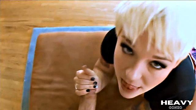 Gonzo fingerfucking spoiling guy