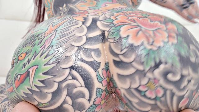 She Has Couple Tattoos