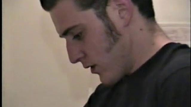 в прачечной мужики устраивают стирку по-взрослому