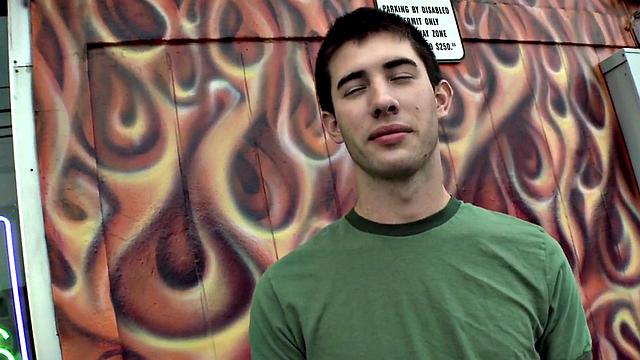 Naive str8 gets gloryhole BJ instead of female sucking