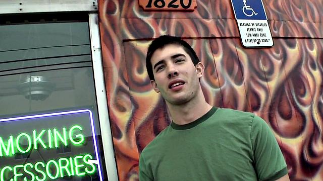 Naive str8 gets gloryhole BJ instead of female sucking