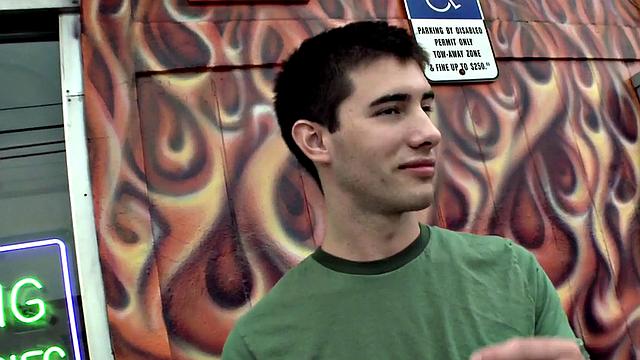 Naive str8 gets gloryhole BJ instead of female sucking